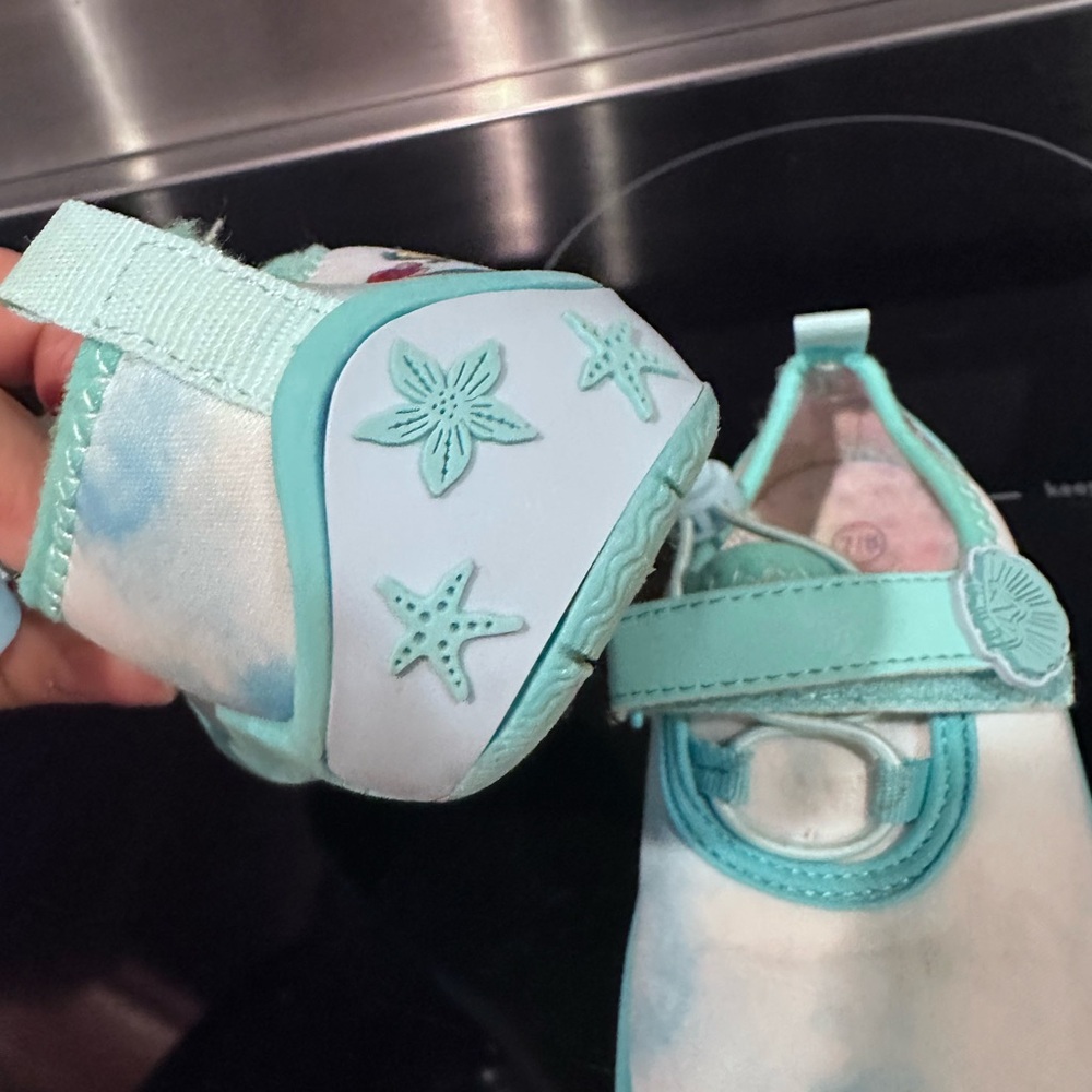 Ariel Princess SHOES Girls 7/8 Toddler Quick Dry Water Pool Beach Shoes Mermaid - Picture 5 of 11